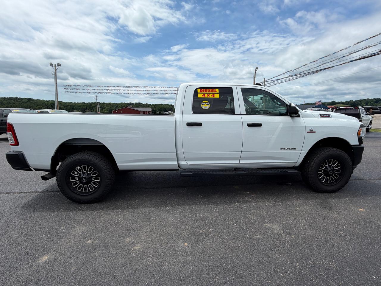 RAM 3500 Tradesman 4x4 Crew Cab 8' Box 2022