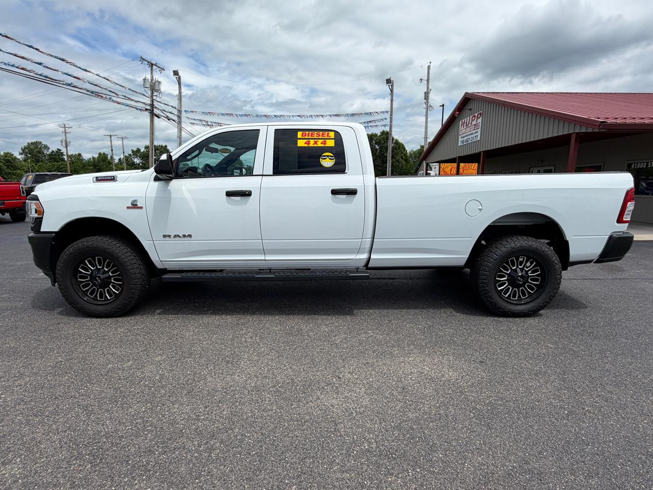 RAM 3500 Tradesman 4x4 Crew Cab 8' Box 2022