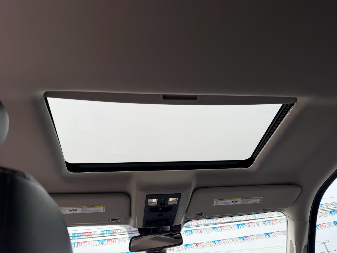 RAM 1500 4WD Crew Cab 140.5" Laramie 2016