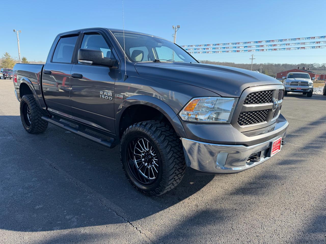 RAM 1500 4WD Crew Cab 140.5" Outdoorsman 2014