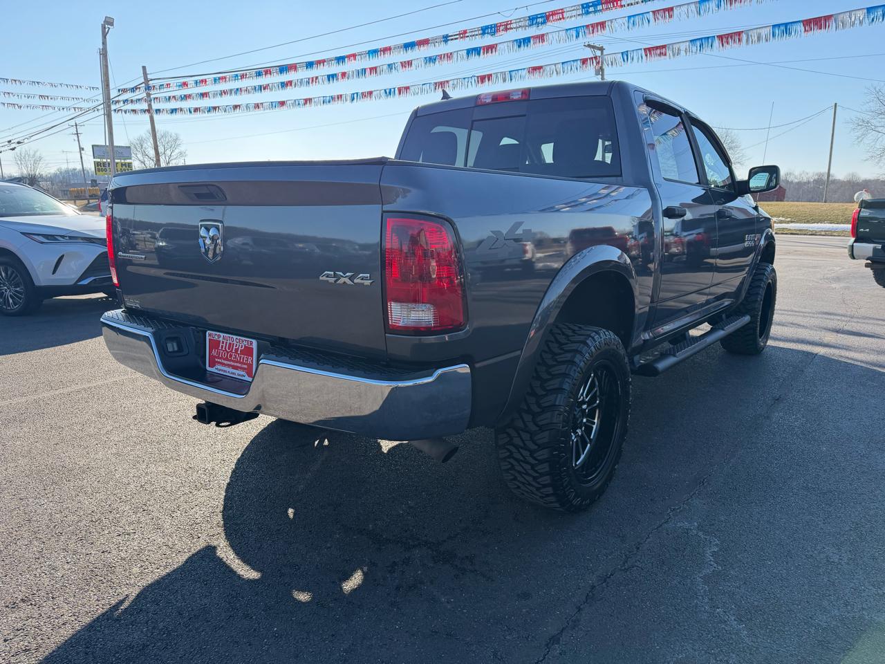 RAM 1500 4WD Crew Cab 140.5" Outdoorsman 2014