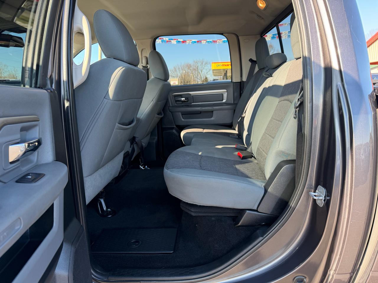 RAM 1500 4WD Crew Cab 140.5" Outdoorsman 2014