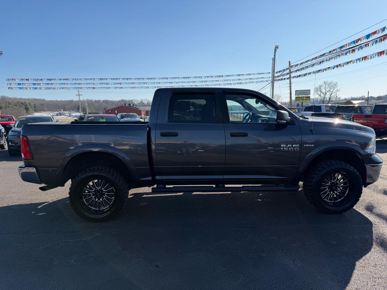 RAM 1500 4WD Crew Cab 140.5" Outdoorsman 2014