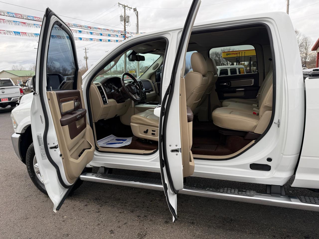 RAM 2500 4WD Crew Cab 149" Laramie 2015