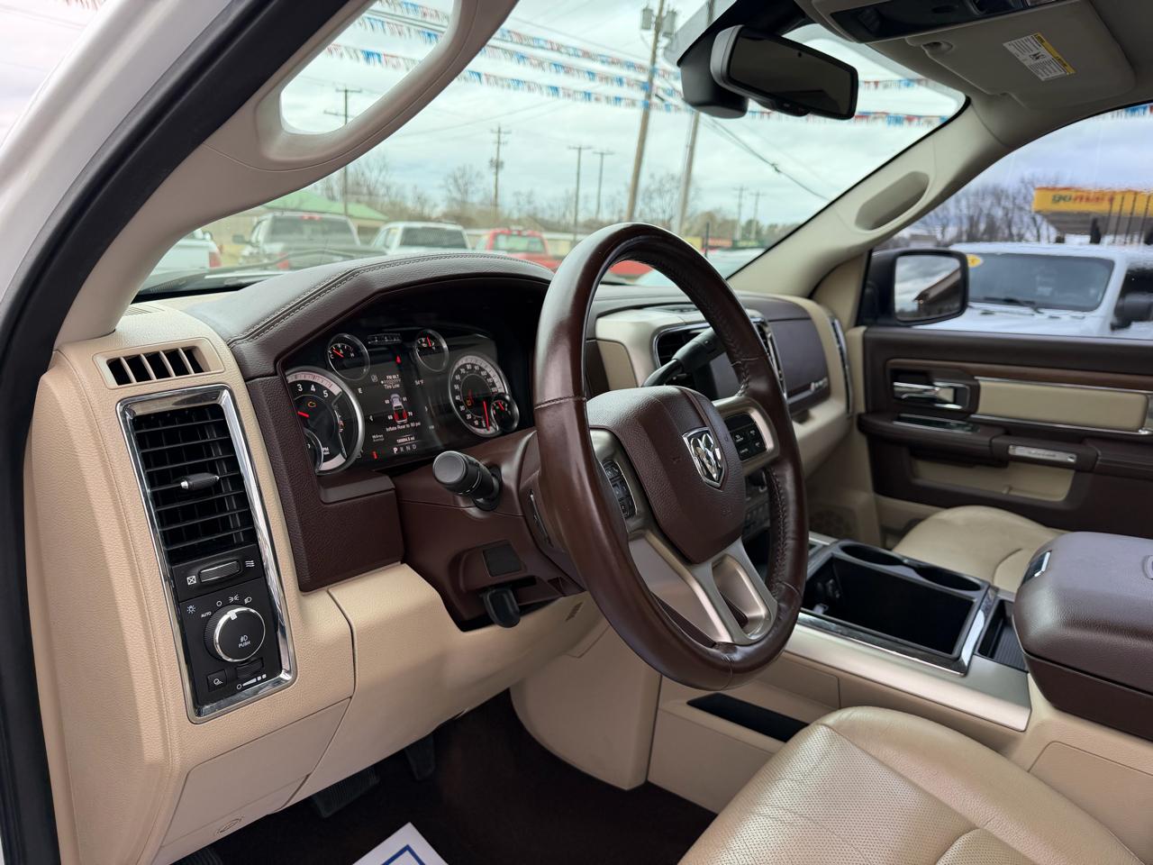 RAM 2500 4WD Crew Cab 149" Laramie 2015