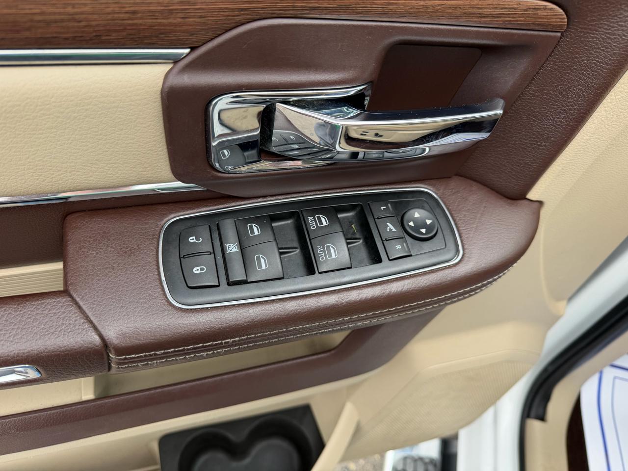 RAM 2500 4WD Crew Cab 149" Laramie 2015