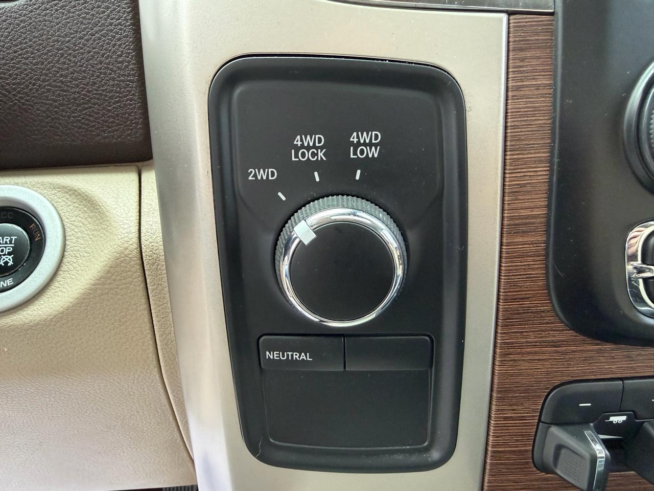 RAM 2500 4WD Crew Cab 149" Laramie 2015