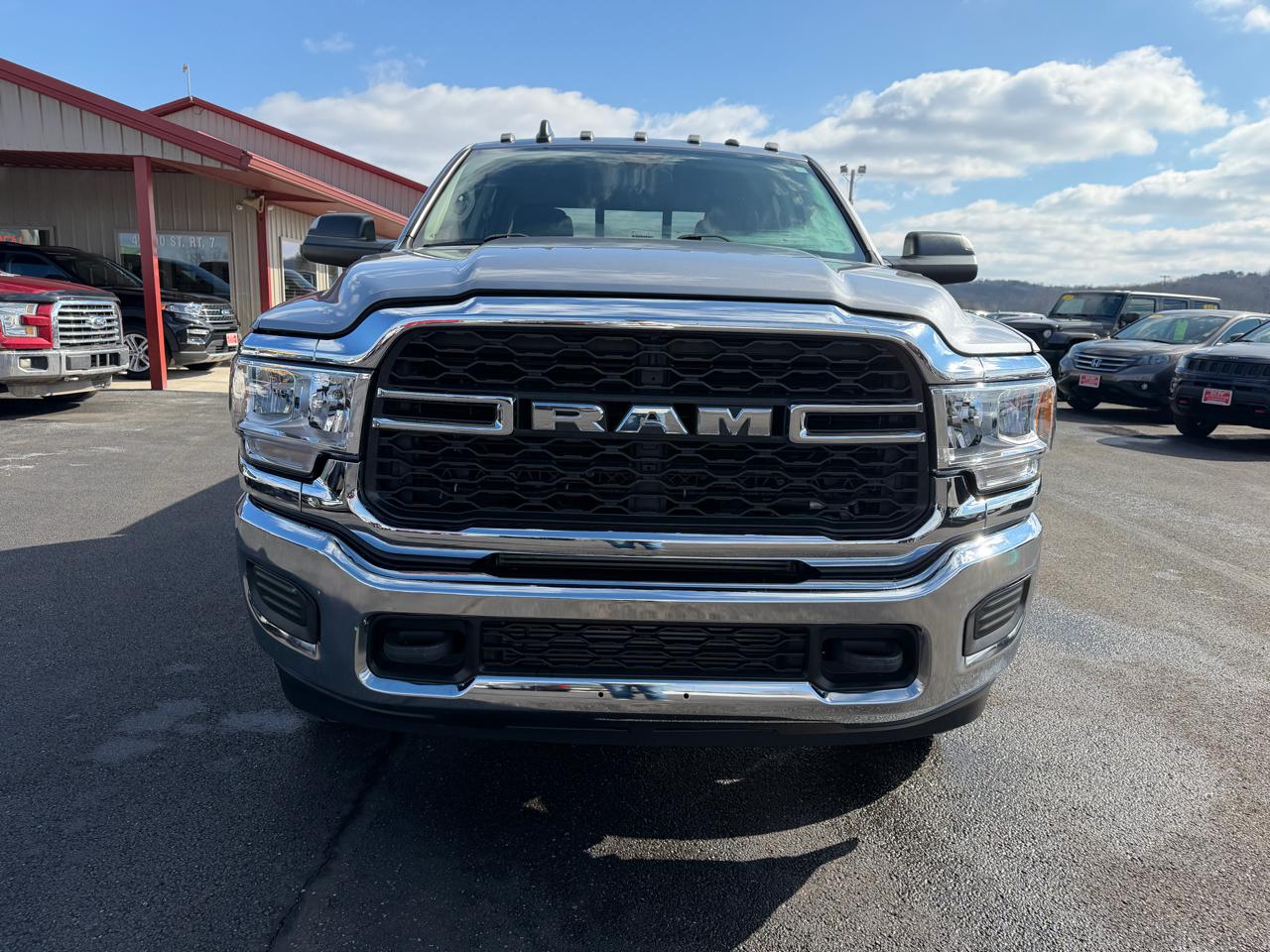 RAM 2500 Tradesman 4x4 Crew Cab 6'4" Box 2019