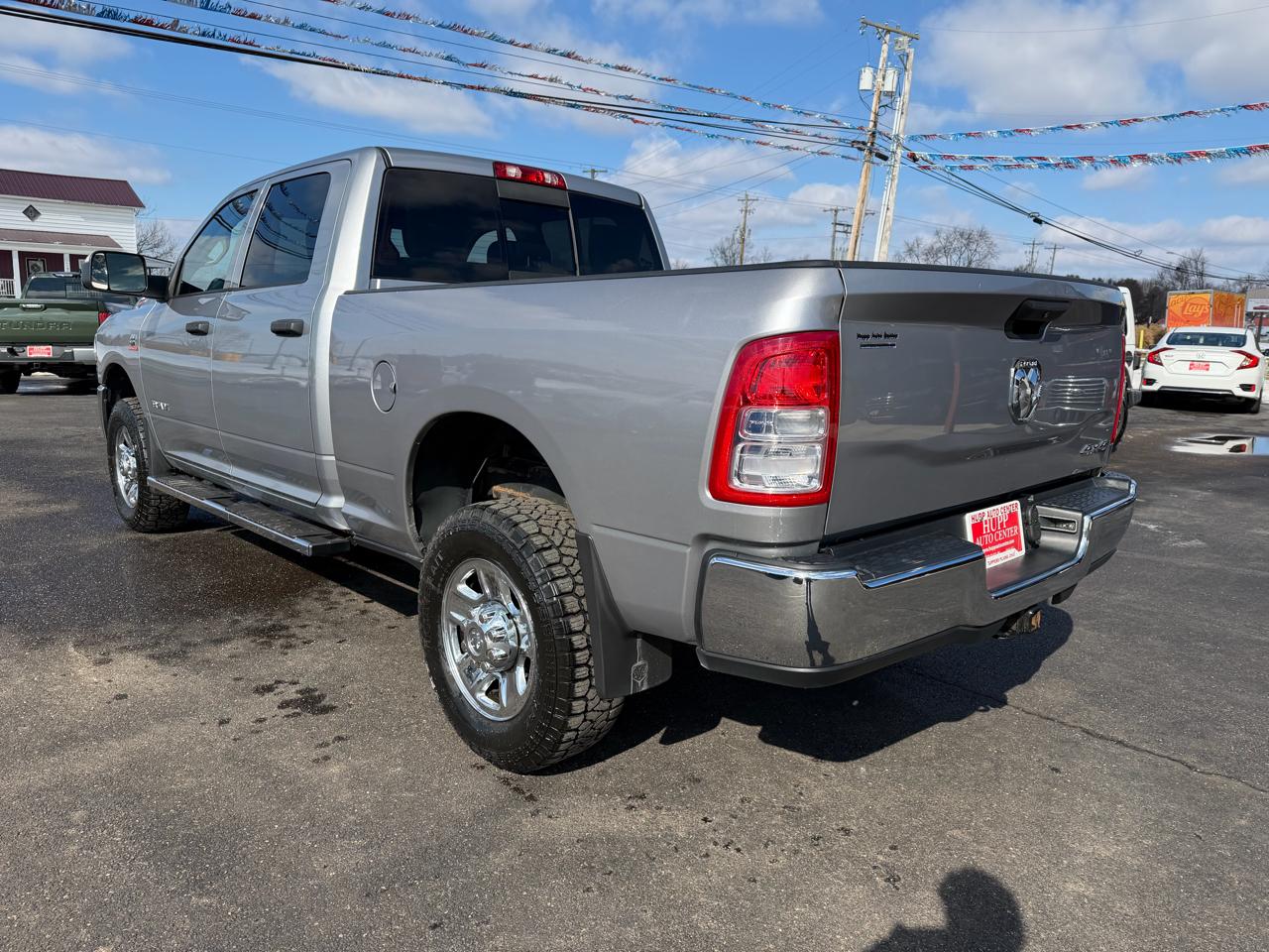 RAM 2500 Tradesman 4x4 Crew Cab 6'4" Box 2019