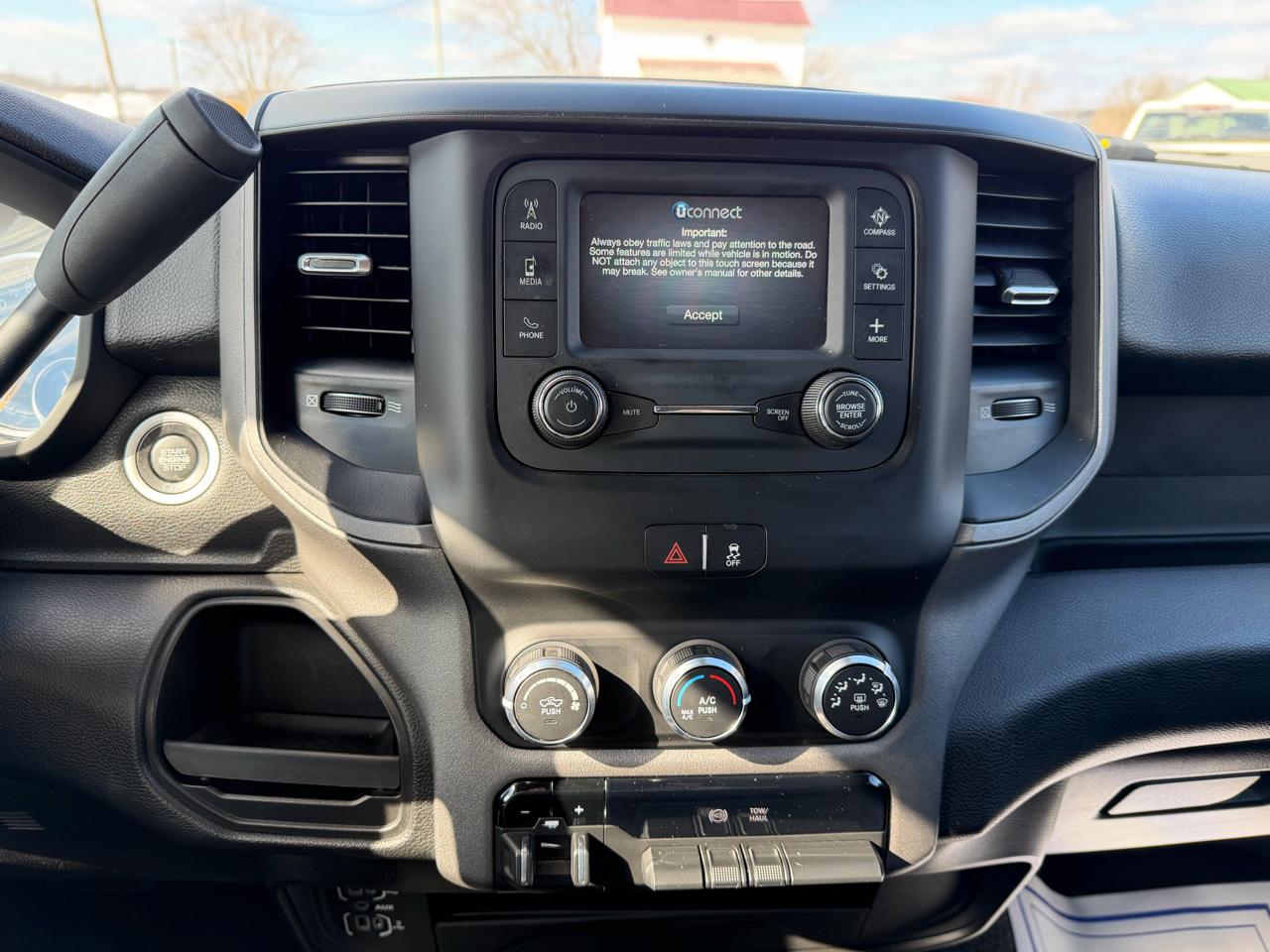 RAM 2500 Tradesman 4x4 Crew Cab 6'4" Box 2019