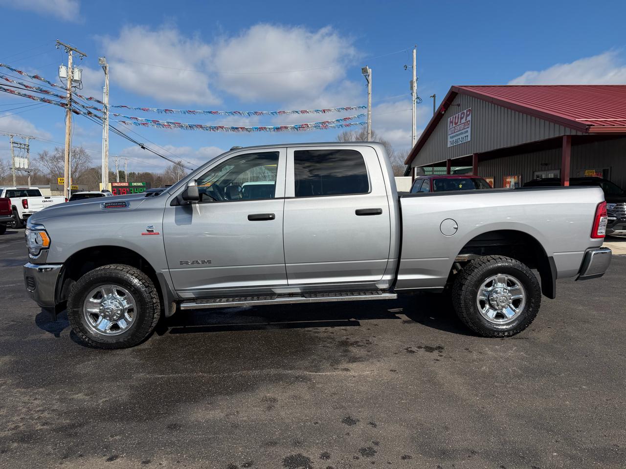 RAM 2500 Tradesman 4x4 Crew Cab 6'4" Box 2019