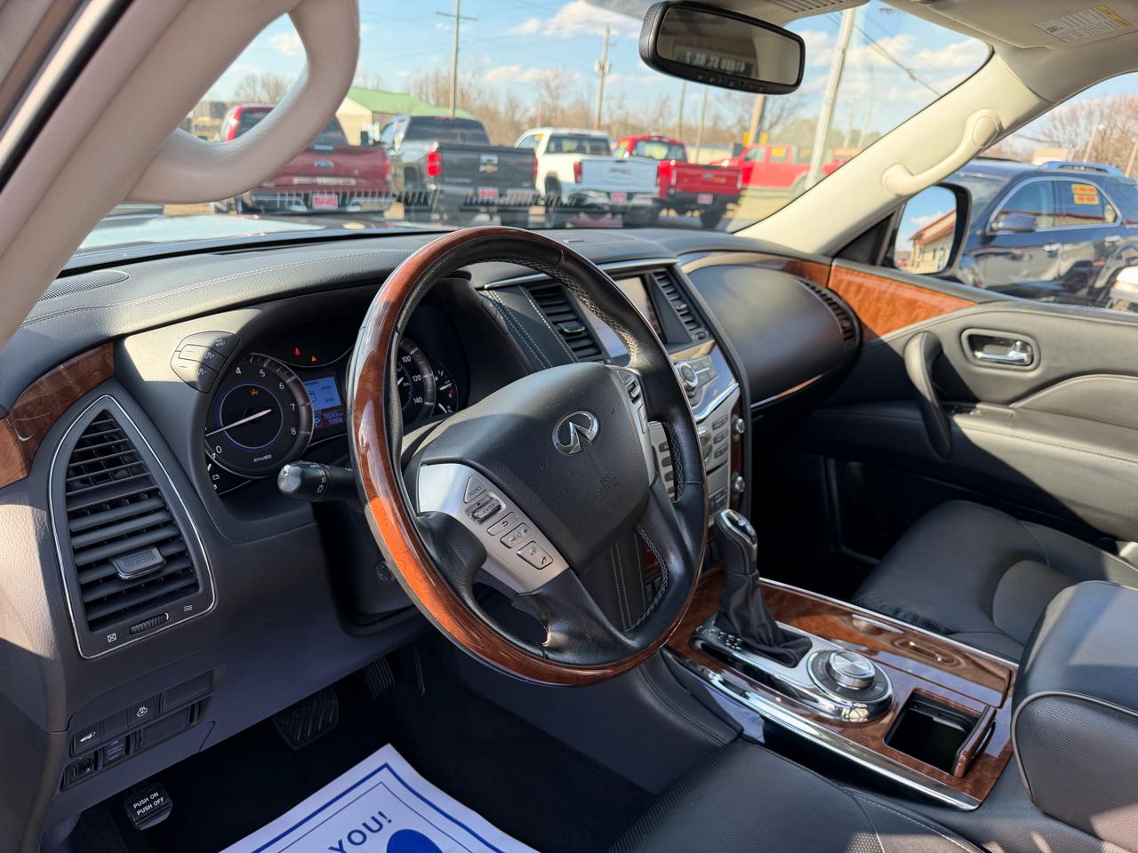 Infiniti QX80 LUXE AWD 2019