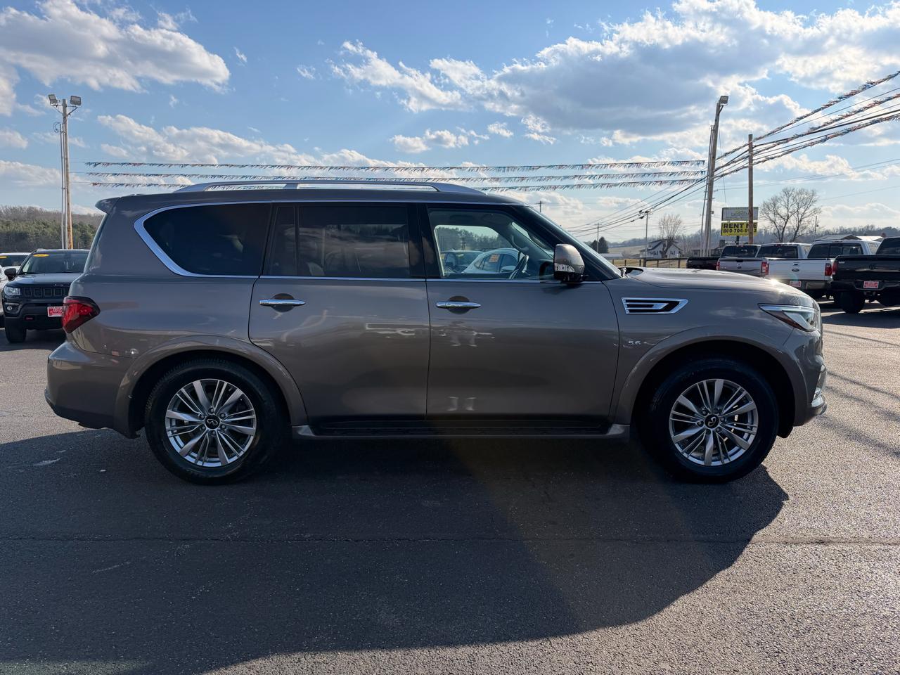 Infiniti QX80 LUXE AWD 2019