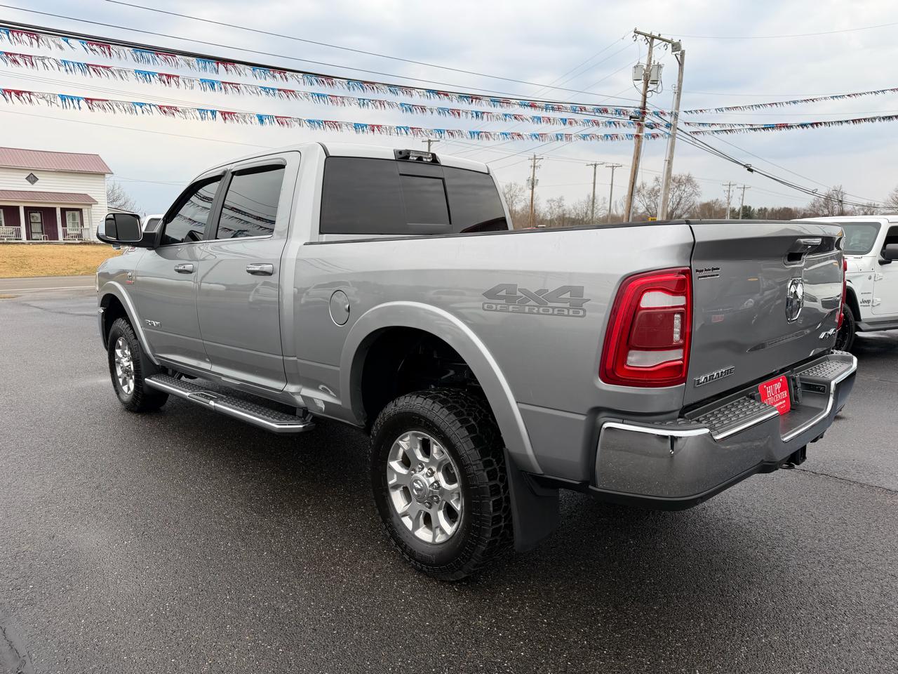 RAM 2500 Laramie 4x4 Crew Cab 6'4" Box 2022