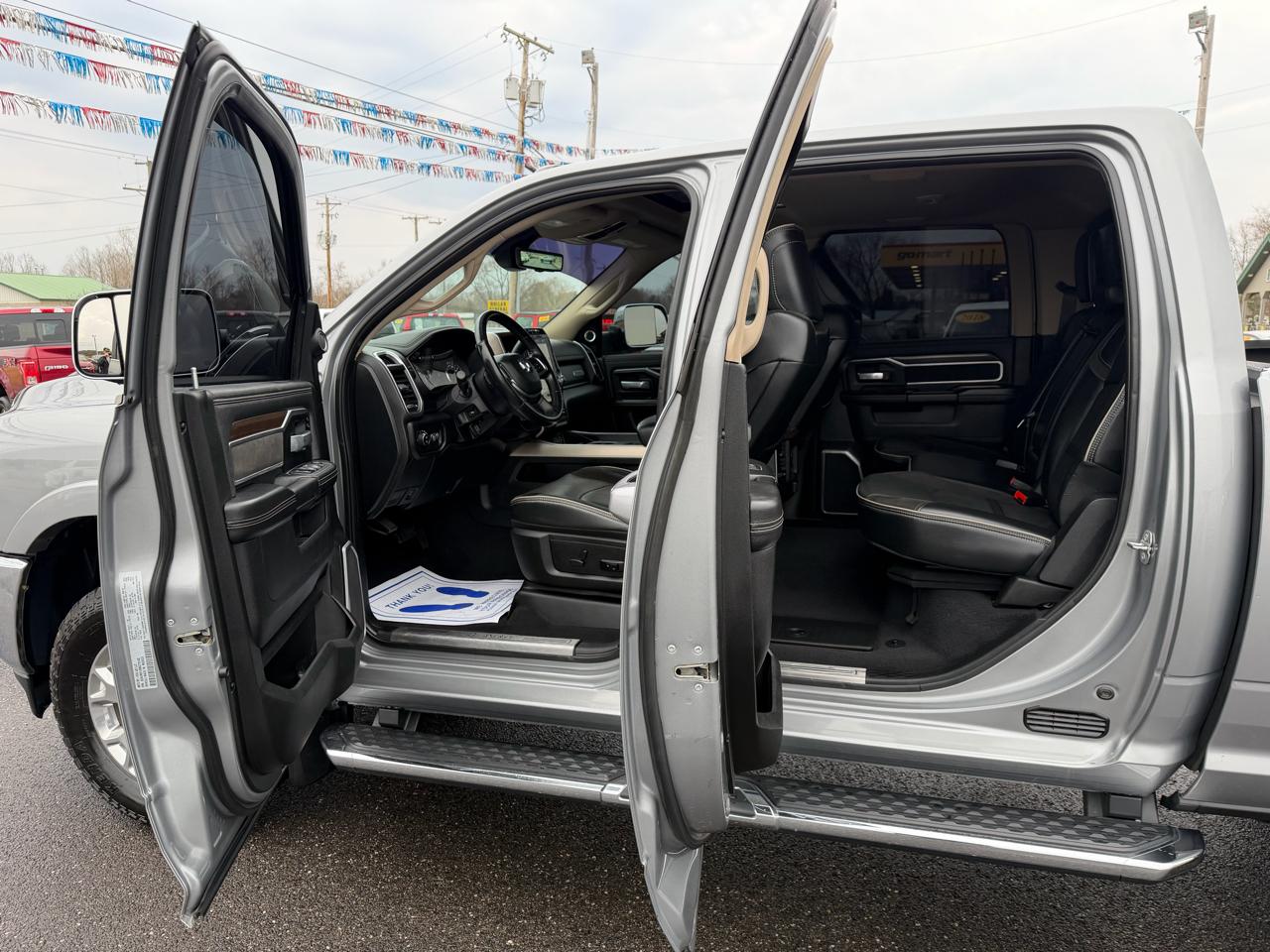 RAM 2500 Laramie 4x4 Crew Cab 6'4" Box 2022