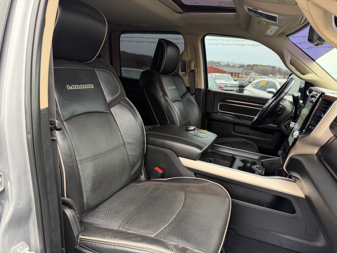 RAM 2500 Laramie 4x4 Crew Cab 6'4" Box 2022