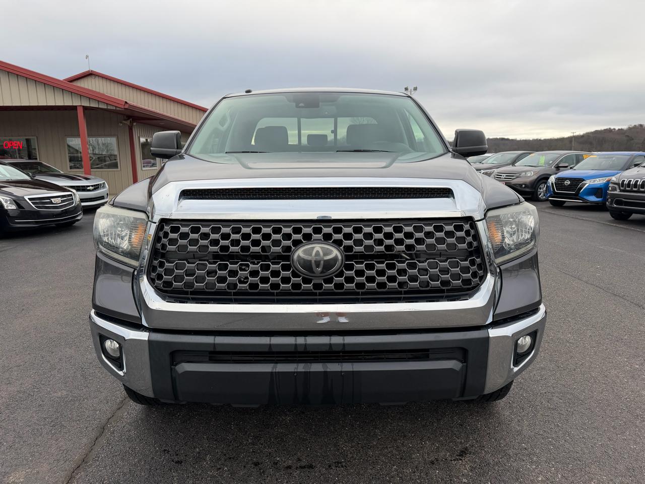 Toyota Tundra 4WD Limited Double Cab 6.5' Bed 5.7L FFV (Natl) 2018