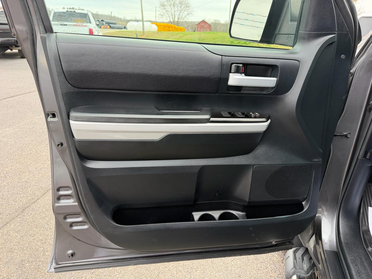 Toyota Tundra 4WD Limited Double Cab 6.5' Bed 5.7L FFV (Natl) 2018