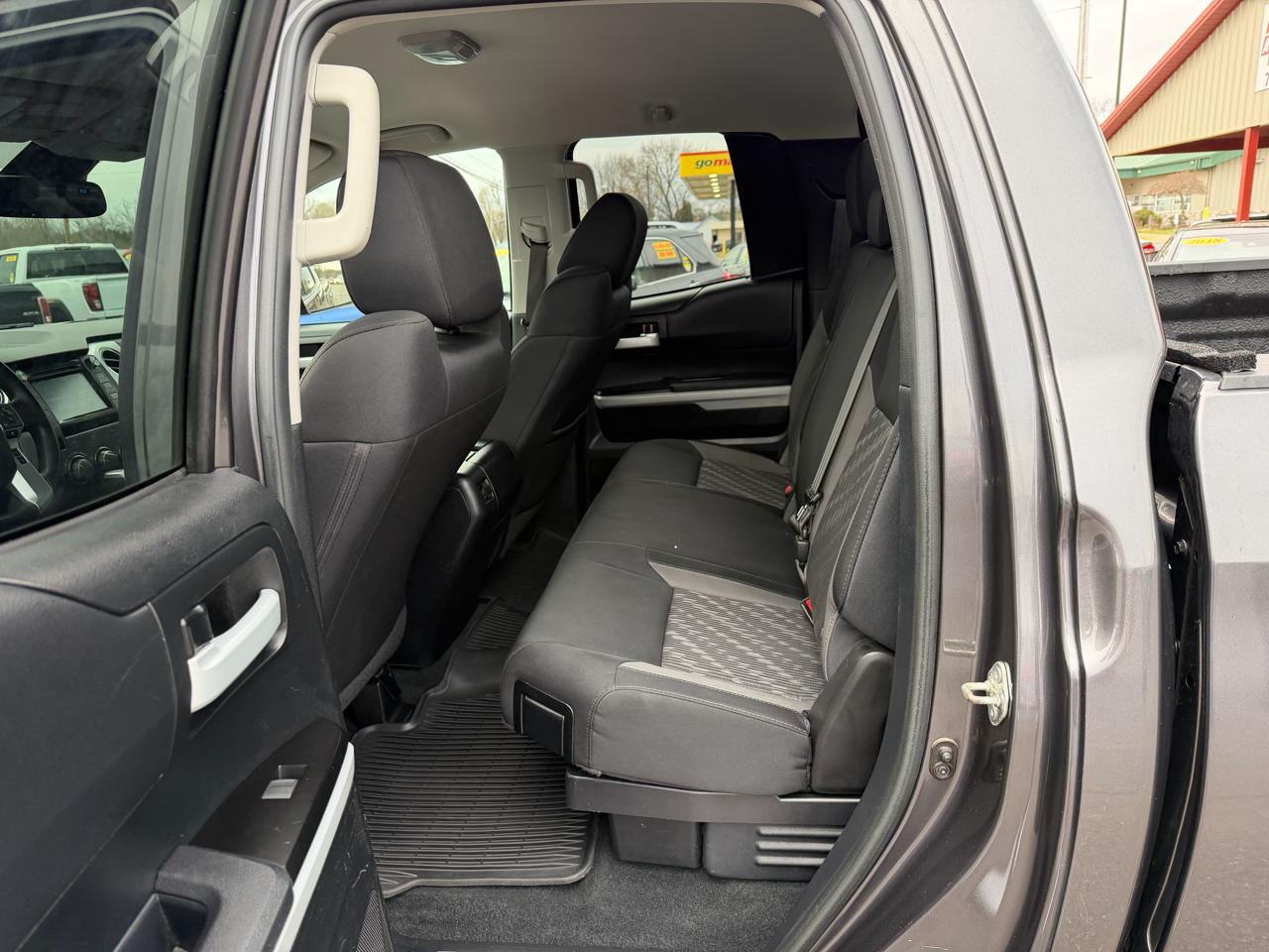 Toyota Tundra 4WD Limited Double Cab 6.5' Bed 5.7L FFV (Natl) 2018