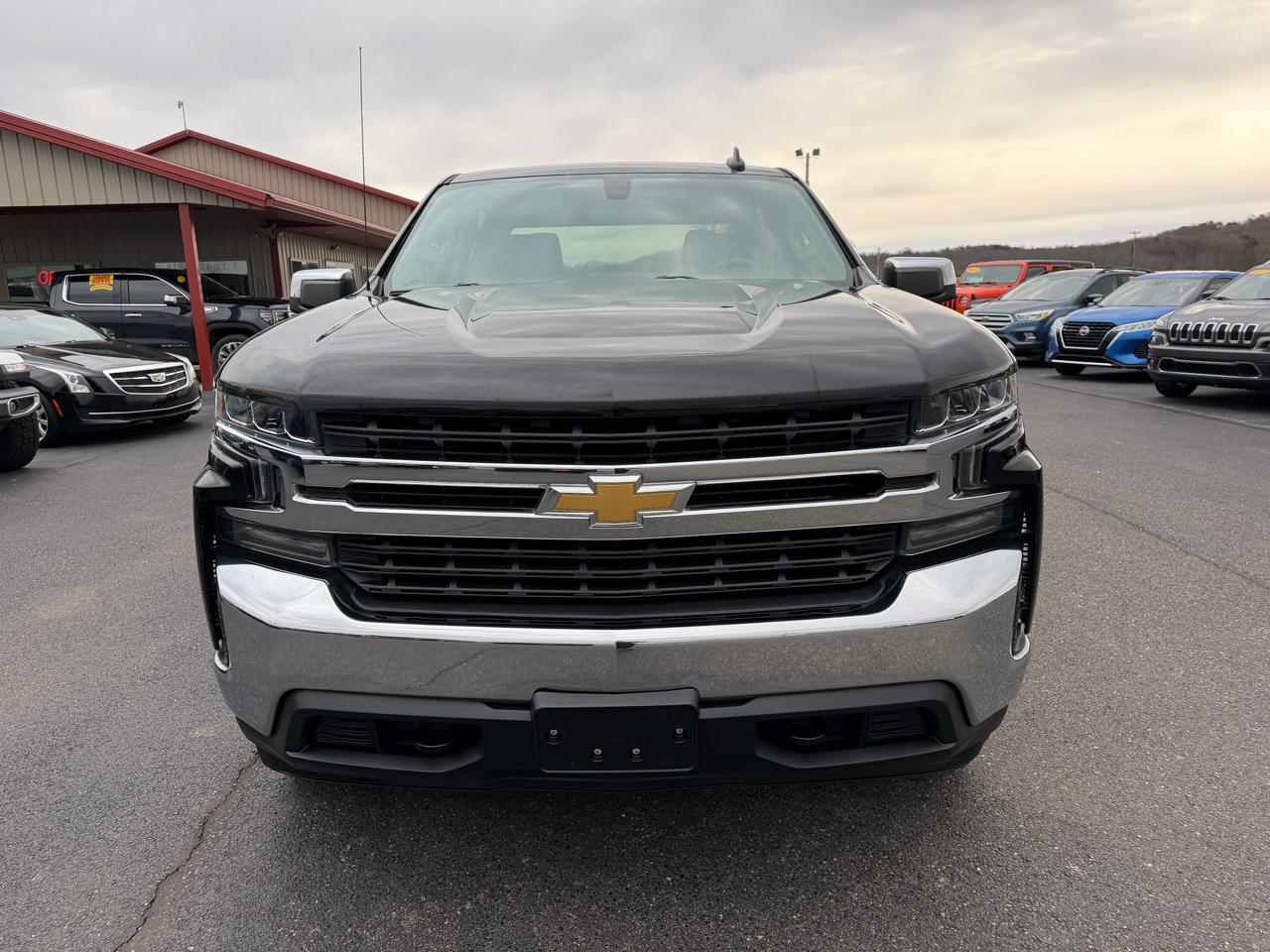 Chevrolet Silverado 1500 4WD Crew Cab 147" LT 2020