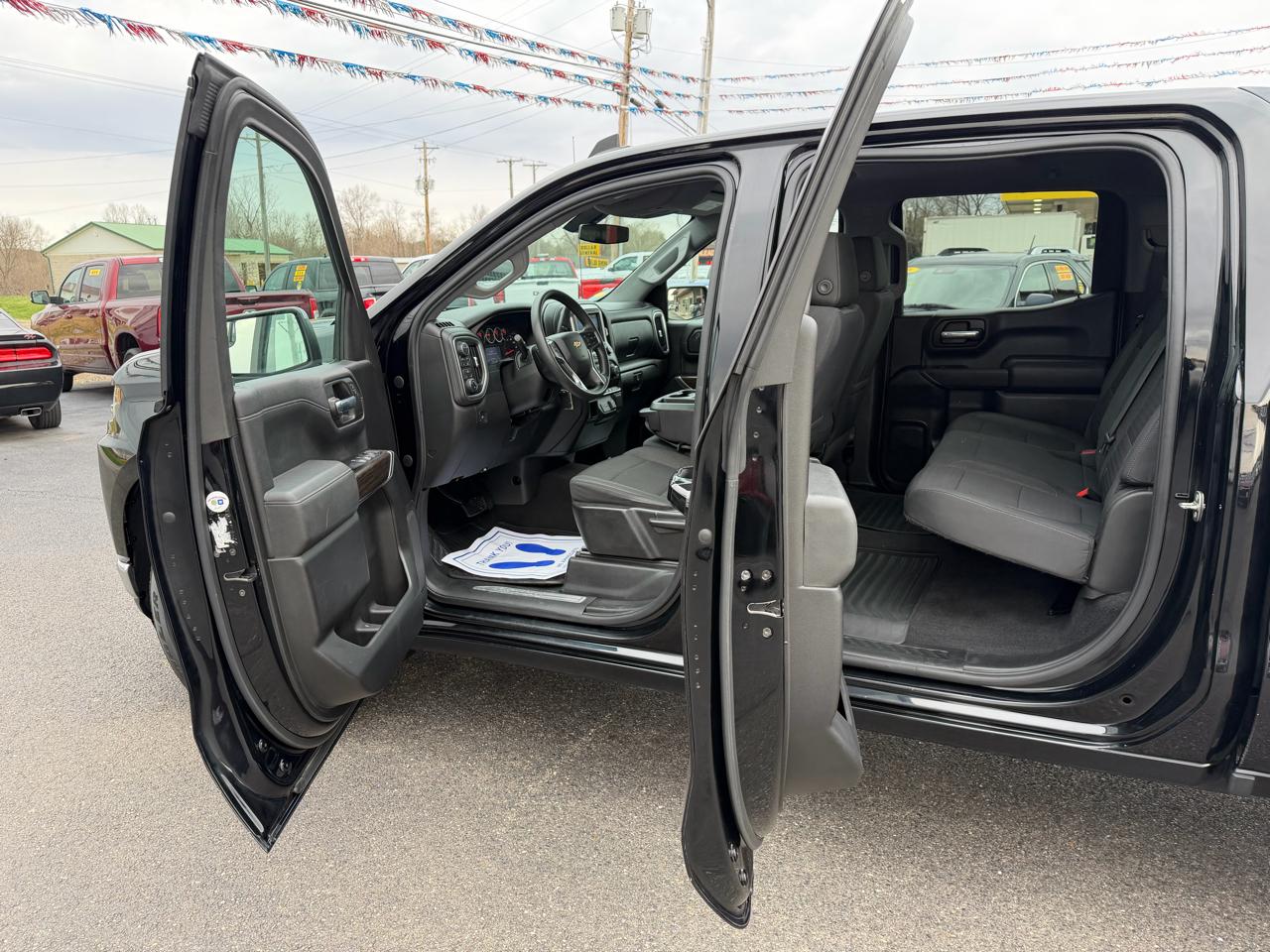 Chevrolet Silverado 1500 4WD Crew Cab 147" LT 2020