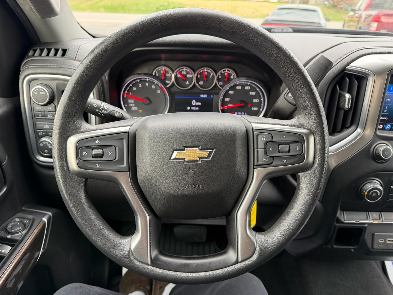 Chevrolet Silverado 1500 4WD Crew Cab 147" LT 2020