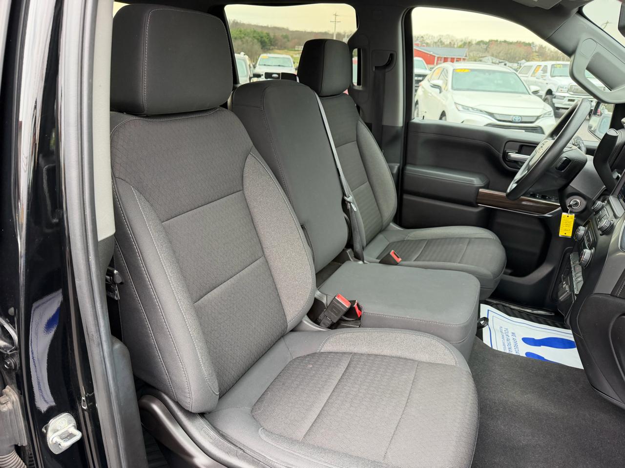 Chevrolet Silverado 1500 4WD Crew Cab 147" LT 2020