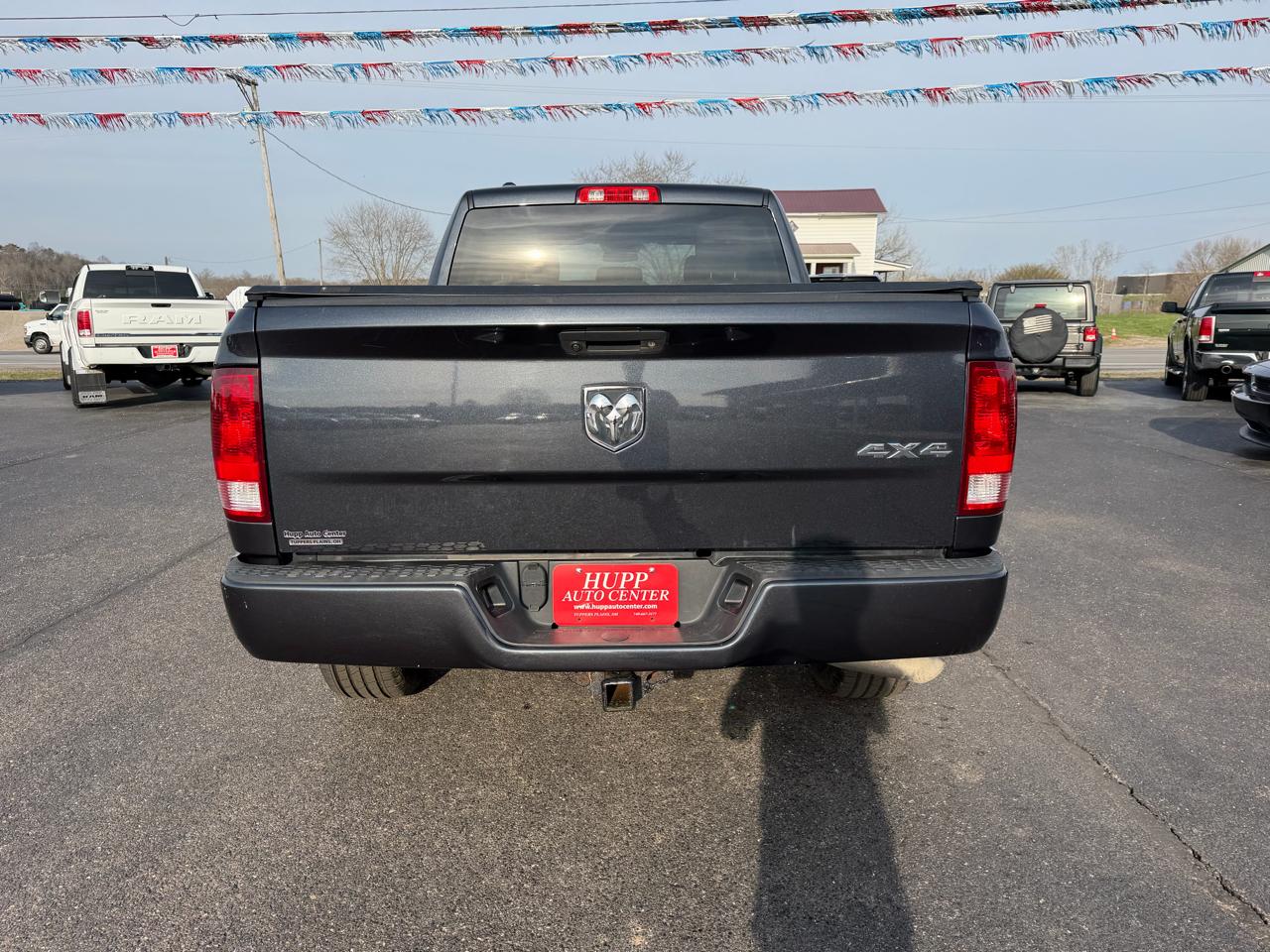 RAM 1500 Express 4x4 Quad Cab 6'4" Box 2018