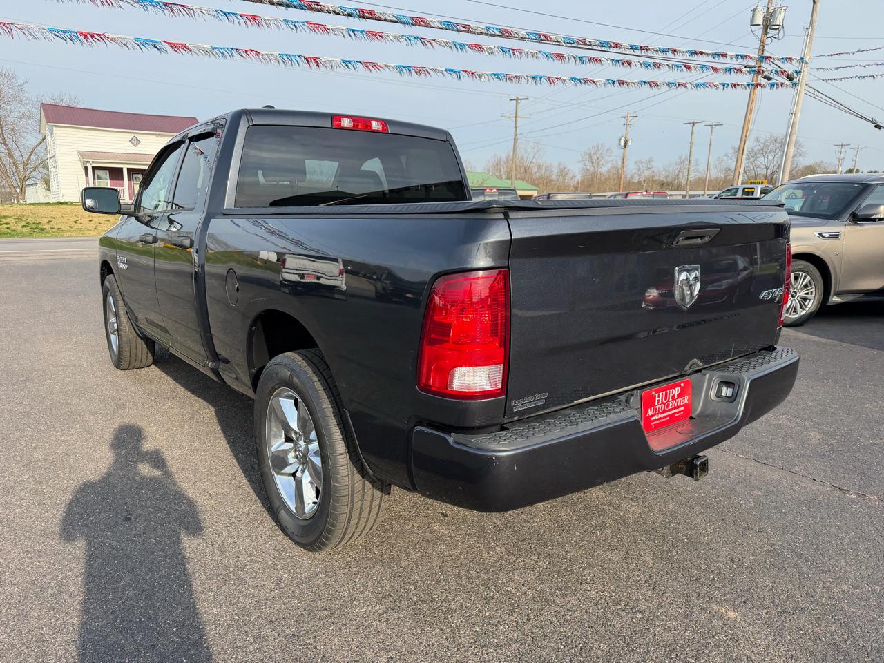 RAM 1500 Express 4x4 Quad Cab 6'4" Box 2018