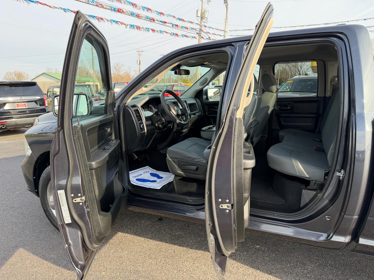 RAM 1500 Express 4x4 Quad Cab 6'4" Box 2018