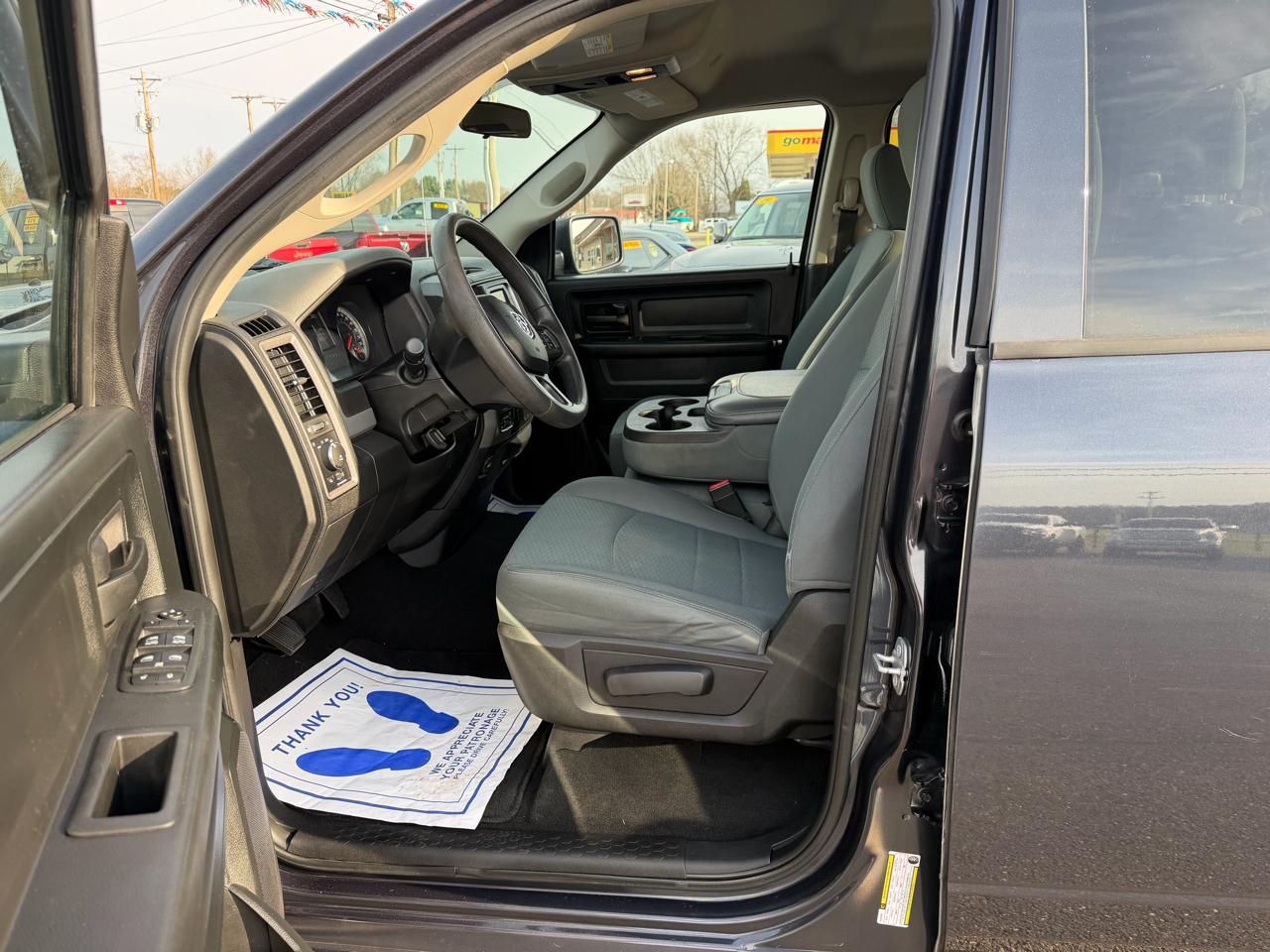 RAM 1500 Express 4x4 Quad Cab 6'4" Box 2018