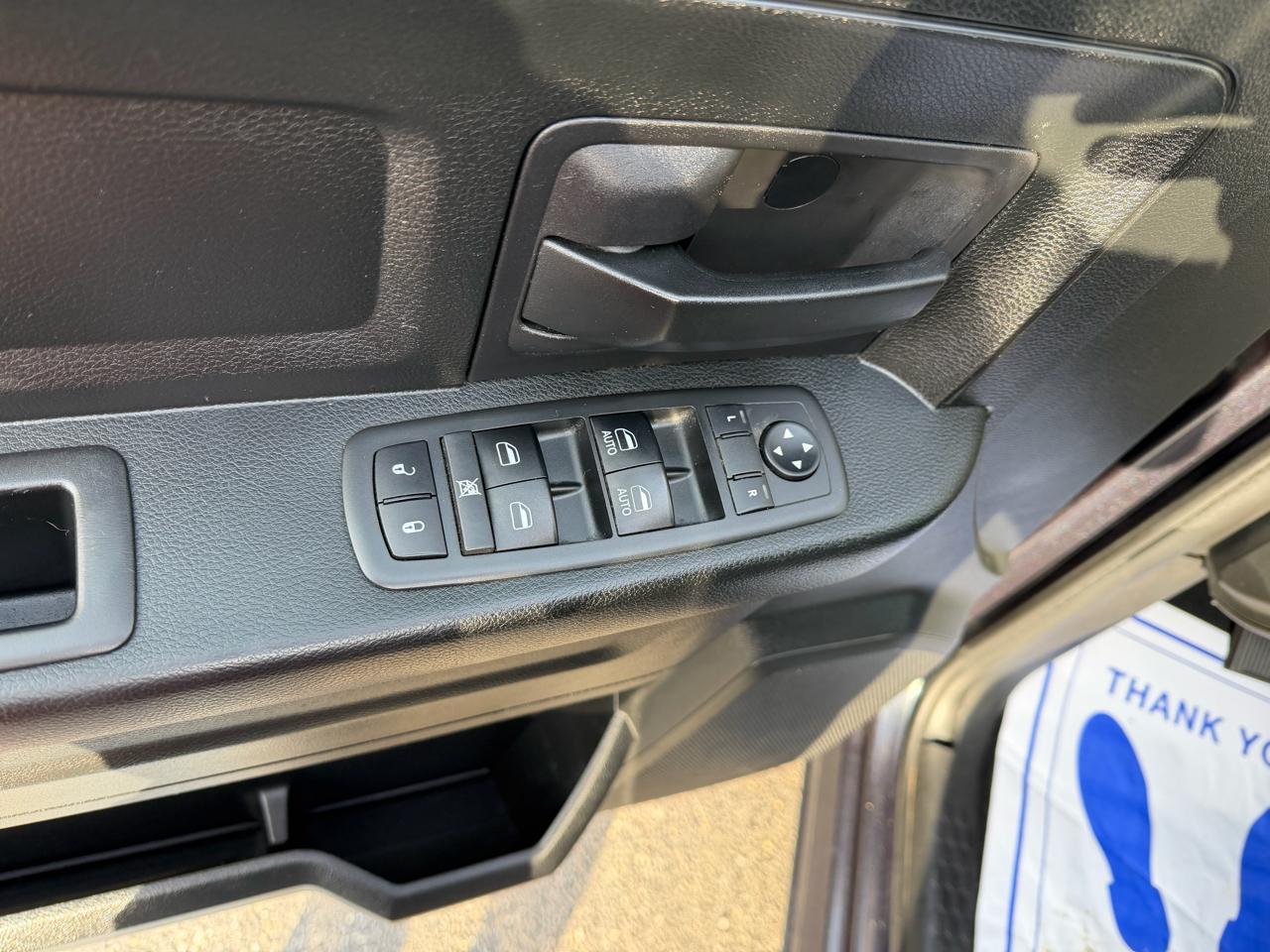 RAM 1500 Express 4x4 Quad Cab 6'4" Box 2018