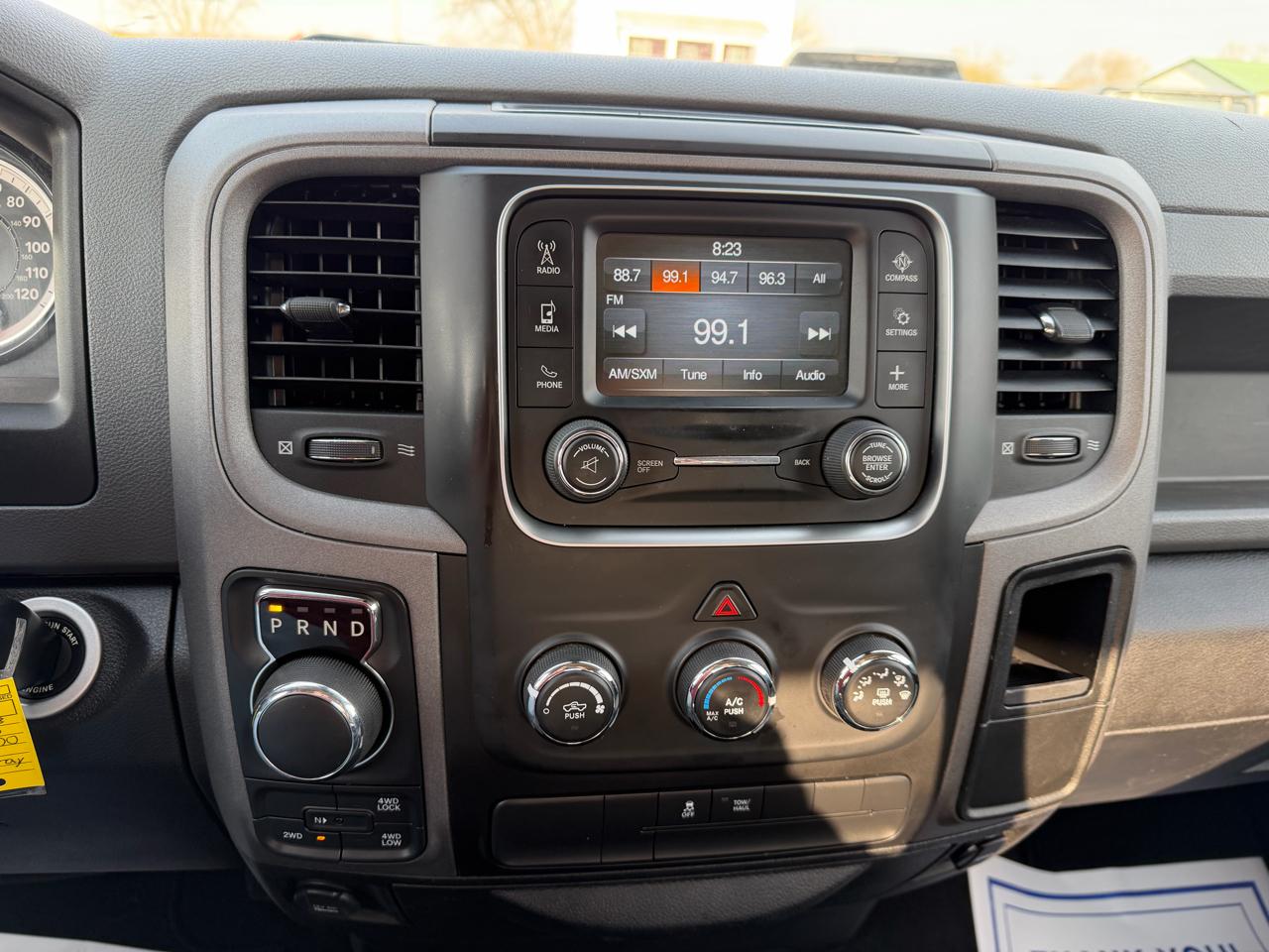 RAM 1500 Express 4x4 Quad Cab 6'4" Box 2018