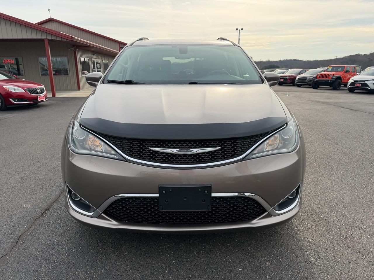 Chrysler Pacifica Touring-L Plus FWD 2017