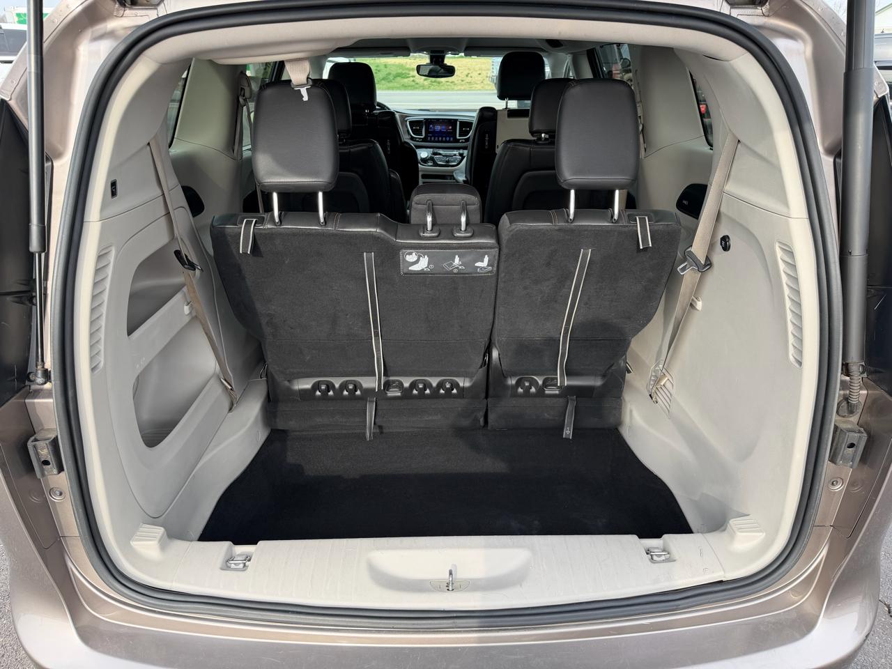 Chrysler Pacifica Touring-L Plus FWD 2017