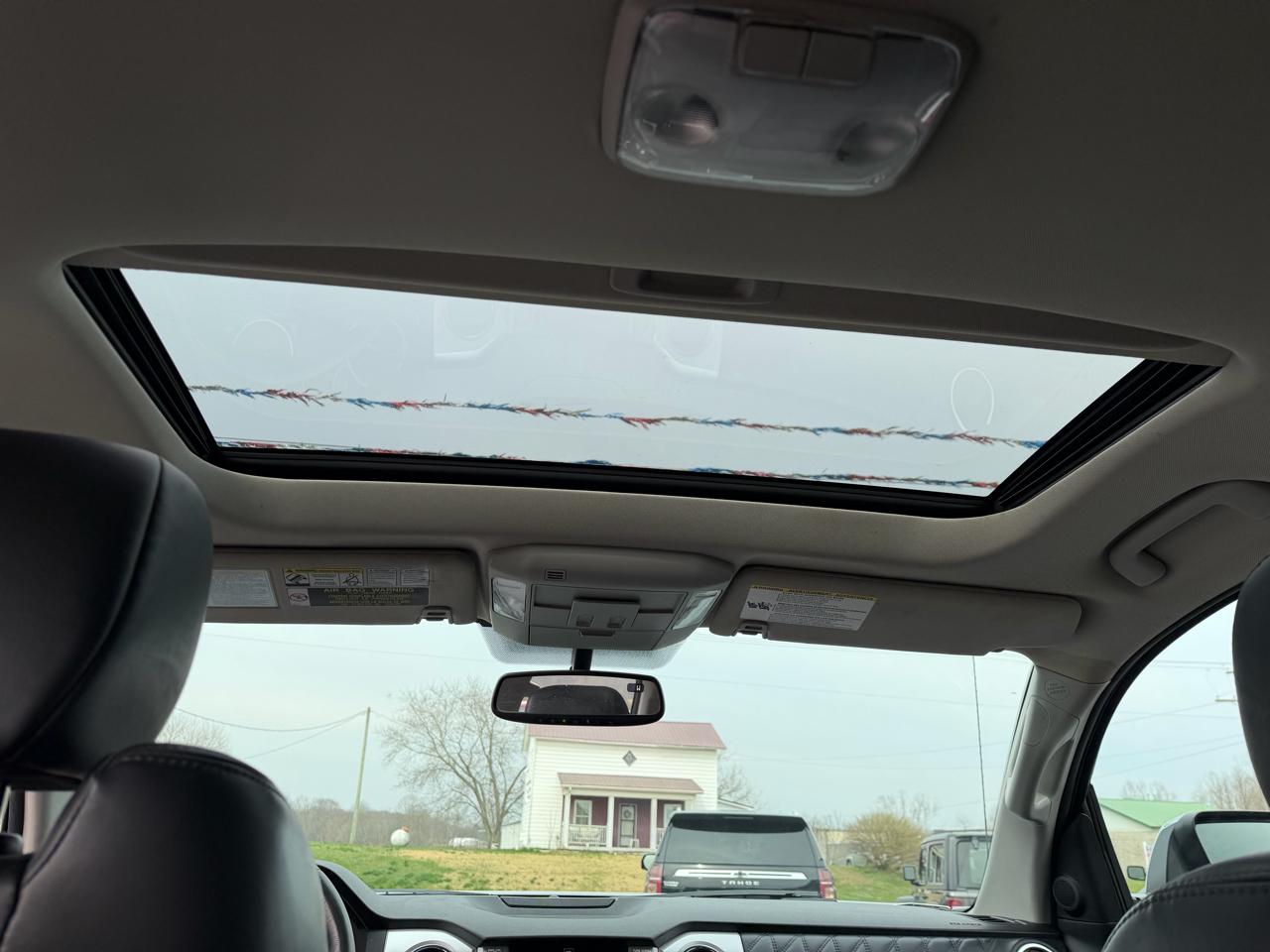 Toyota Tundra 4WD Truck CrewMax 5.7L FFV V8 6-Spd AT Platinum (Natl) 2015