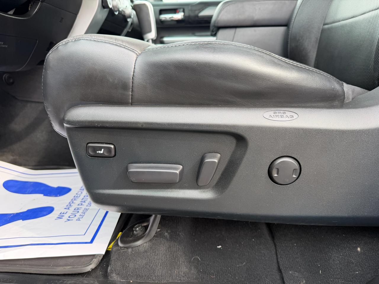 Toyota Tundra 4WD Truck CrewMax 5.7L FFV V8 6-Spd AT Platinum (Natl) 2015