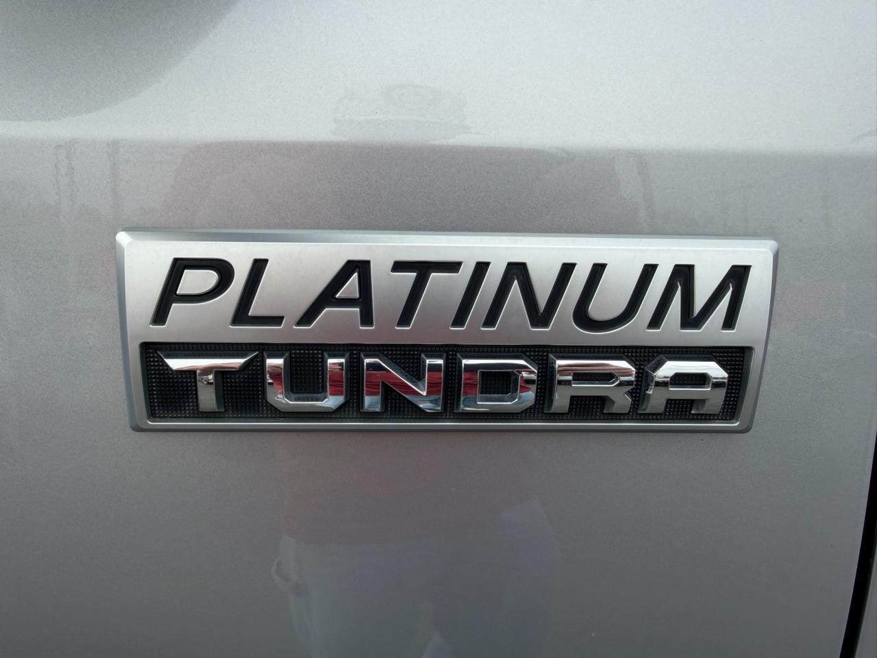 Toyota Tundra 4WD Truck CrewMax 5.7L FFV V8 6-Spd AT Platinum (Natl) 2015