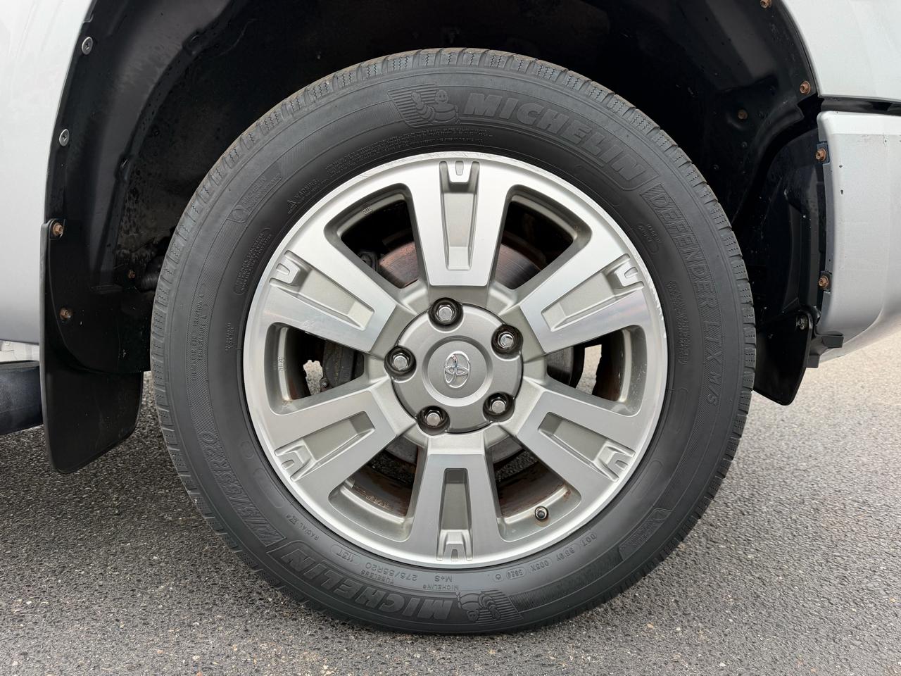 Toyota Tundra 4WD Truck CrewMax 5.7L FFV V8 6-Spd AT Platinum (Natl) 2015