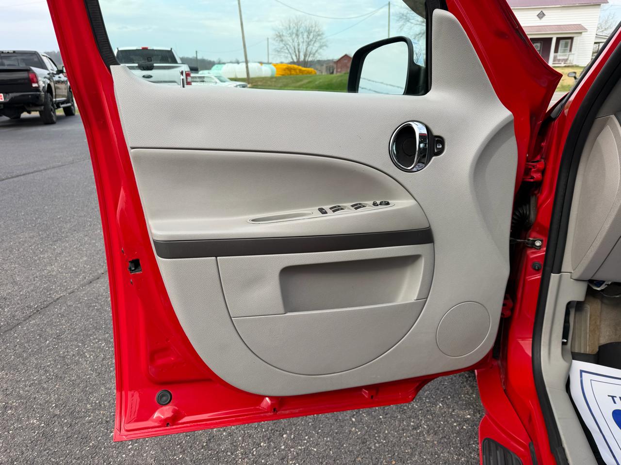 Chevrolet HHR FWD 4dr LT w/2LT 2011