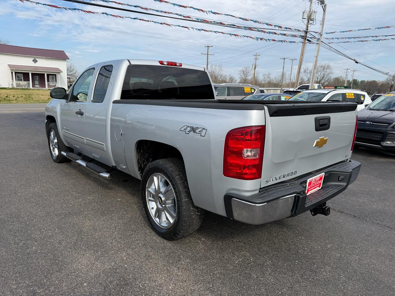 Chevrolet Silverado 1500 4WD Ext Cab 143.5" LT 2013