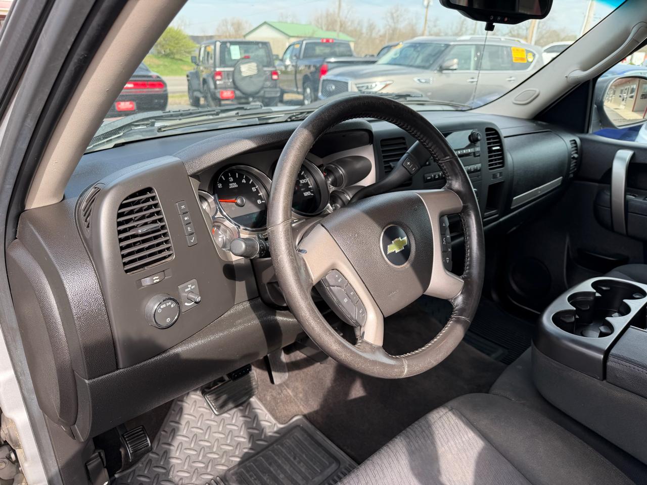 Chevrolet Silverado 1500 4WD Ext Cab 143.5" LT 2013