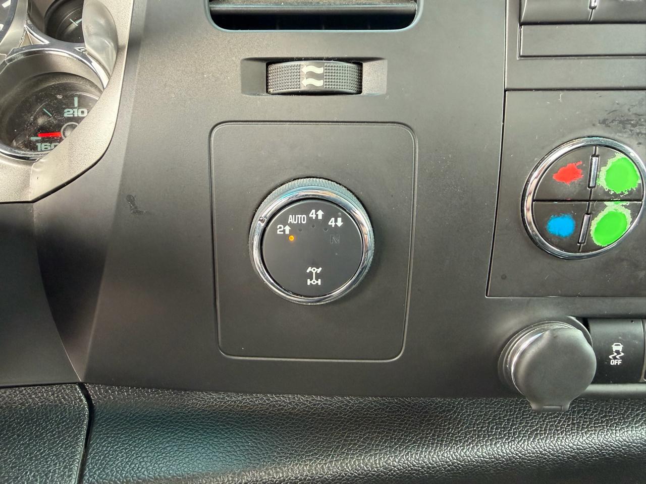 Chevrolet Silverado 1500 4WD Ext Cab 143.5" LT 2013