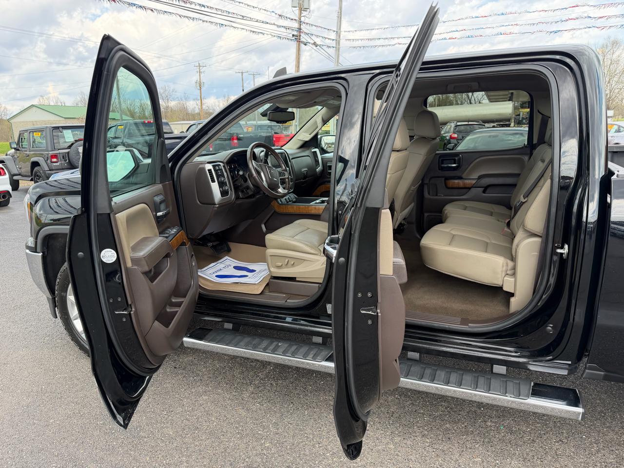 View vehicle photo 7