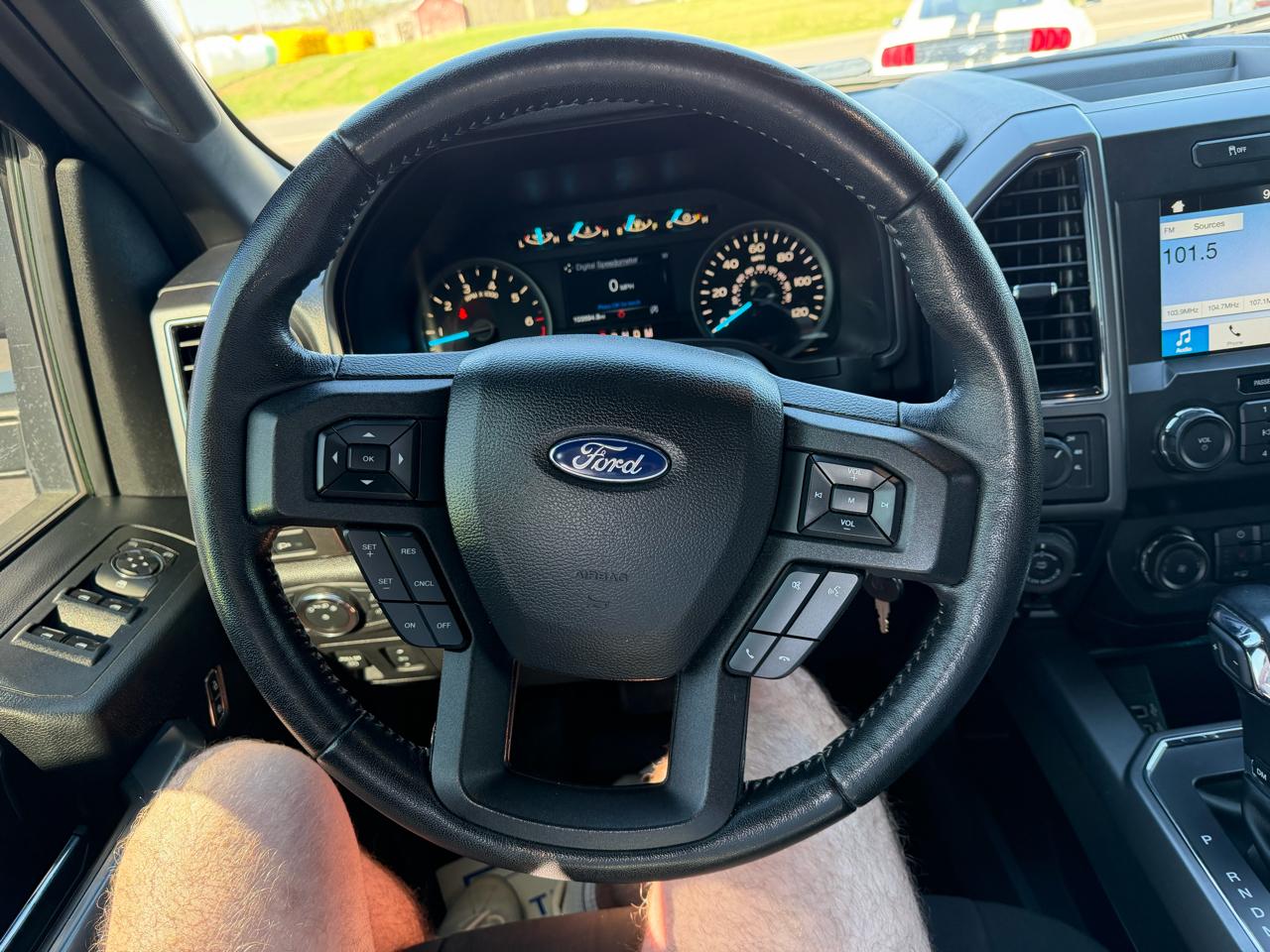Ford F-150 XLT 4WD 2019