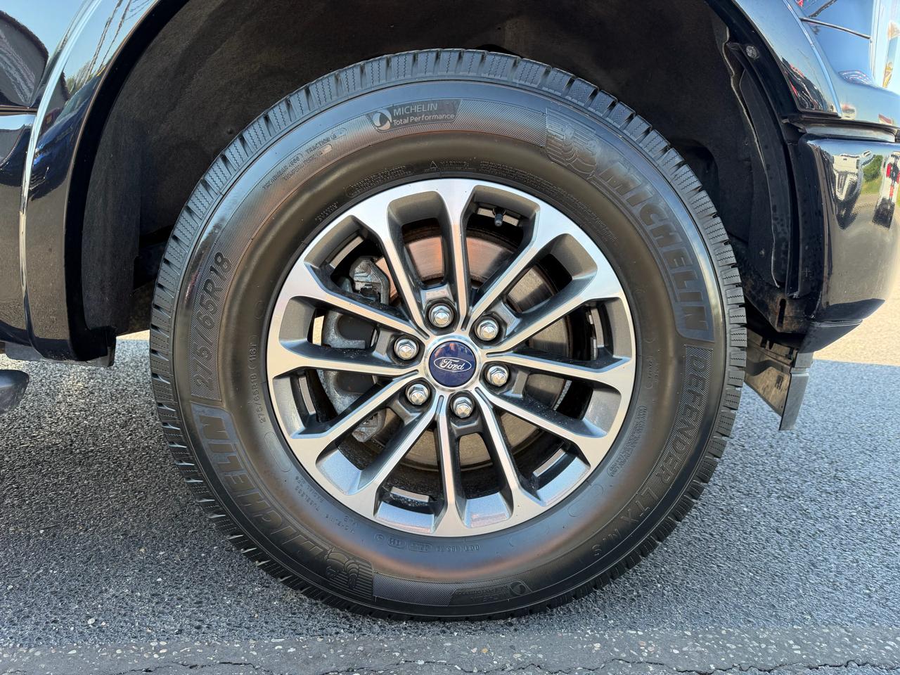 Ford F-150 XLT 4WD 2019