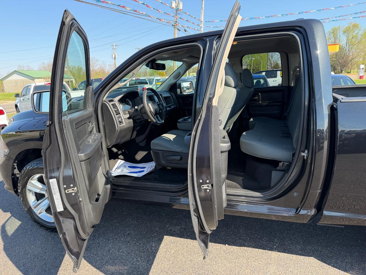RAM 1500 Classic Express 4x4 Quad Cab 6'4" Box 2019