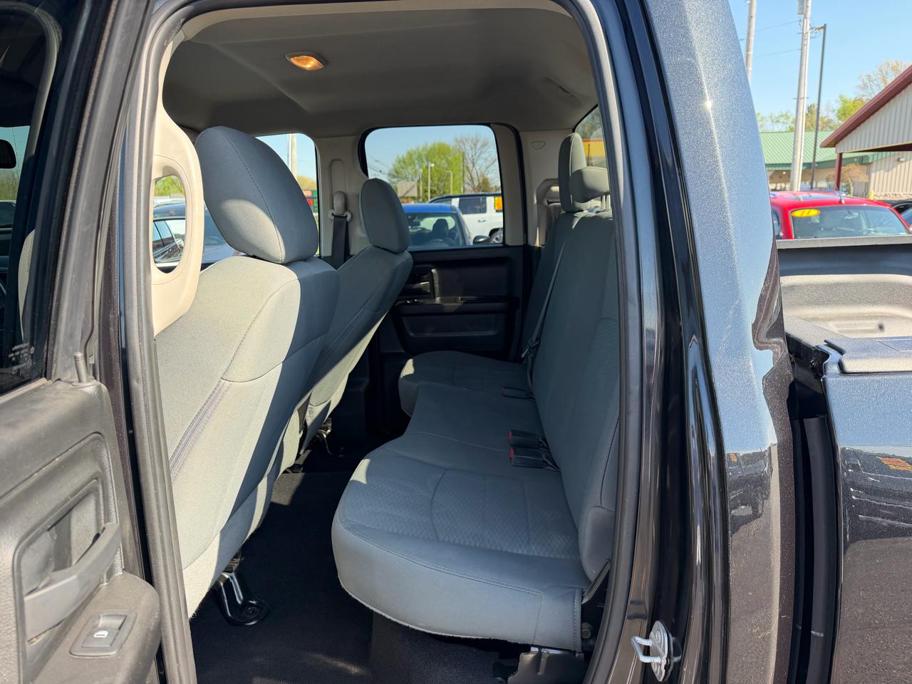 RAM 1500 Classic Express 4x4 Quad Cab 6'4" Box 2019