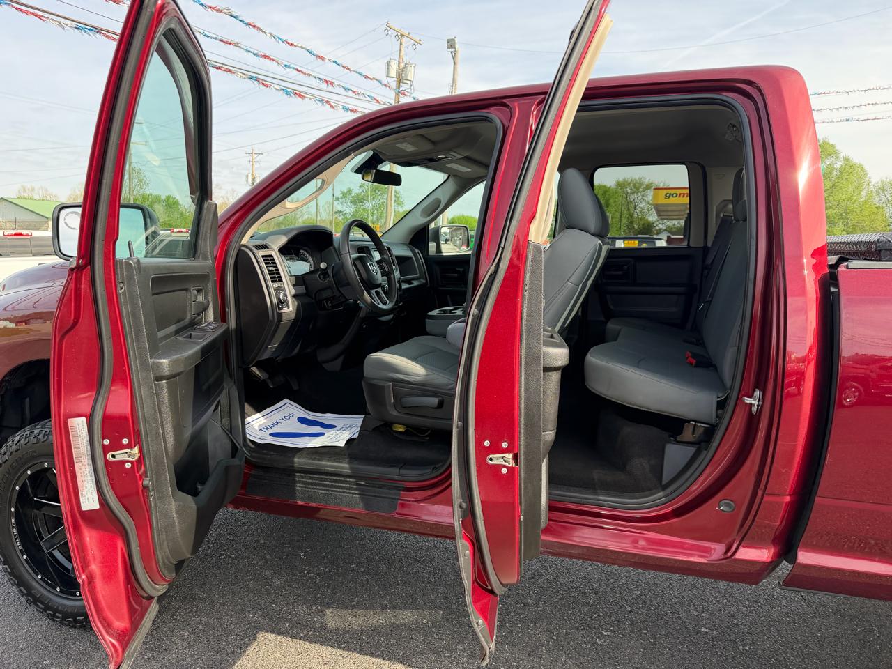 RAM 1500 Classic Express 4x4 Quad Cab 6'4" Box 2019