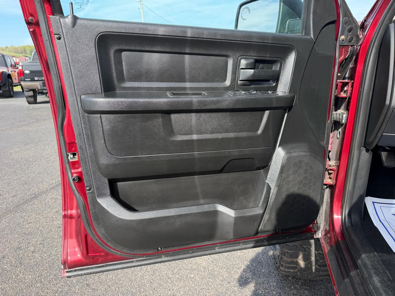 RAM 1500 Classic Express 4x4 Quad Cab 6'4" Box 2019